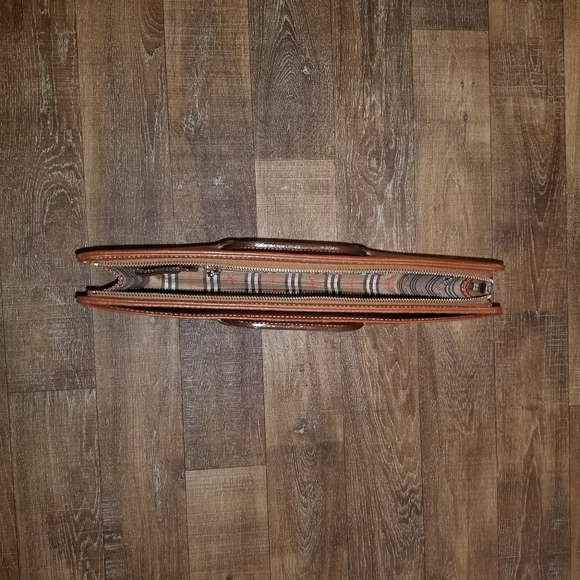 Vintage Leather BURBERRY Briefcase - Picture 2 of 7